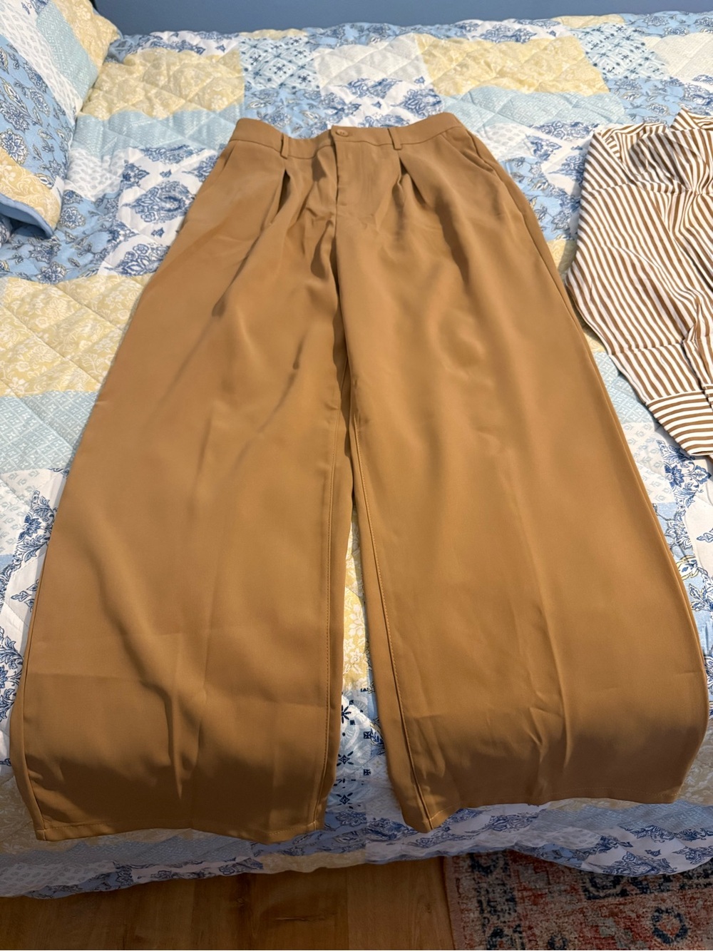 High-Rise Wide-Leg Trousers in Camel